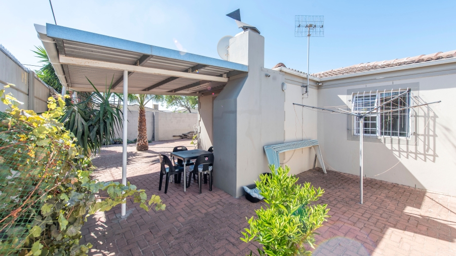 4 Bedroom Property for Sale in Zonnendal Western Cape